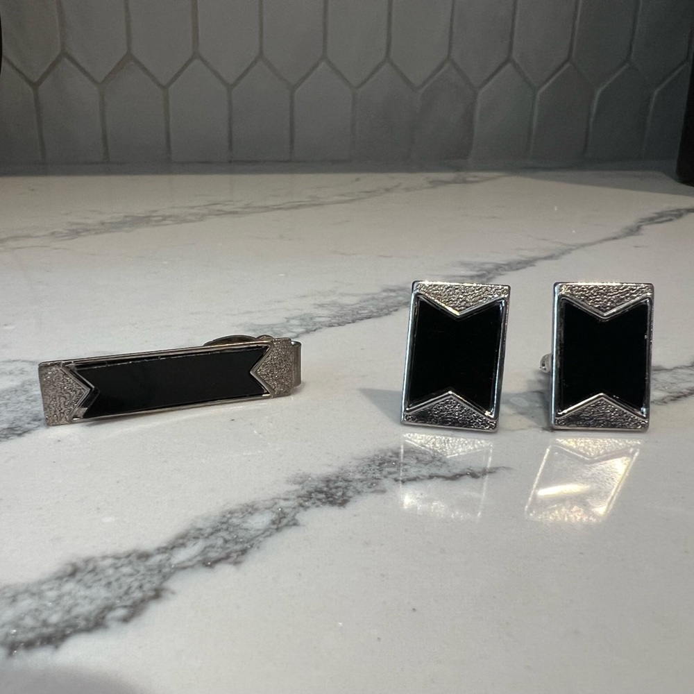 Vintage southwestern vibe silver and black cufflinks and tie clip